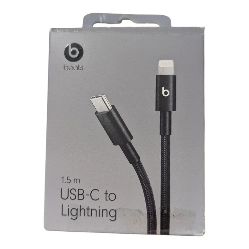 O8. Beats -‎ 5' USB-C to Lighting Woven Cable - Bolt Black